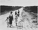     
: Homeless Farmers_1938.jpg
: 605
:	109.6 
ID:	4733