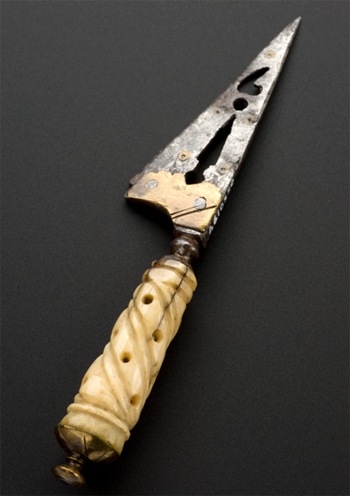 : CircumcisionKnife.jpeg
: 561

: 38.3 