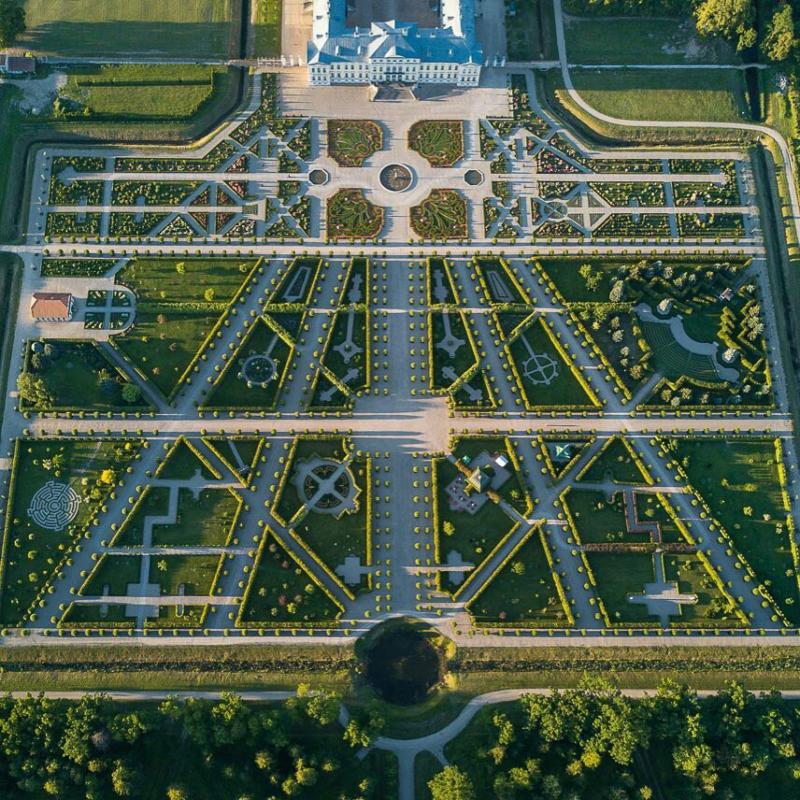 : VC013qU0DeY.jpeg
: 377

: 159.5 